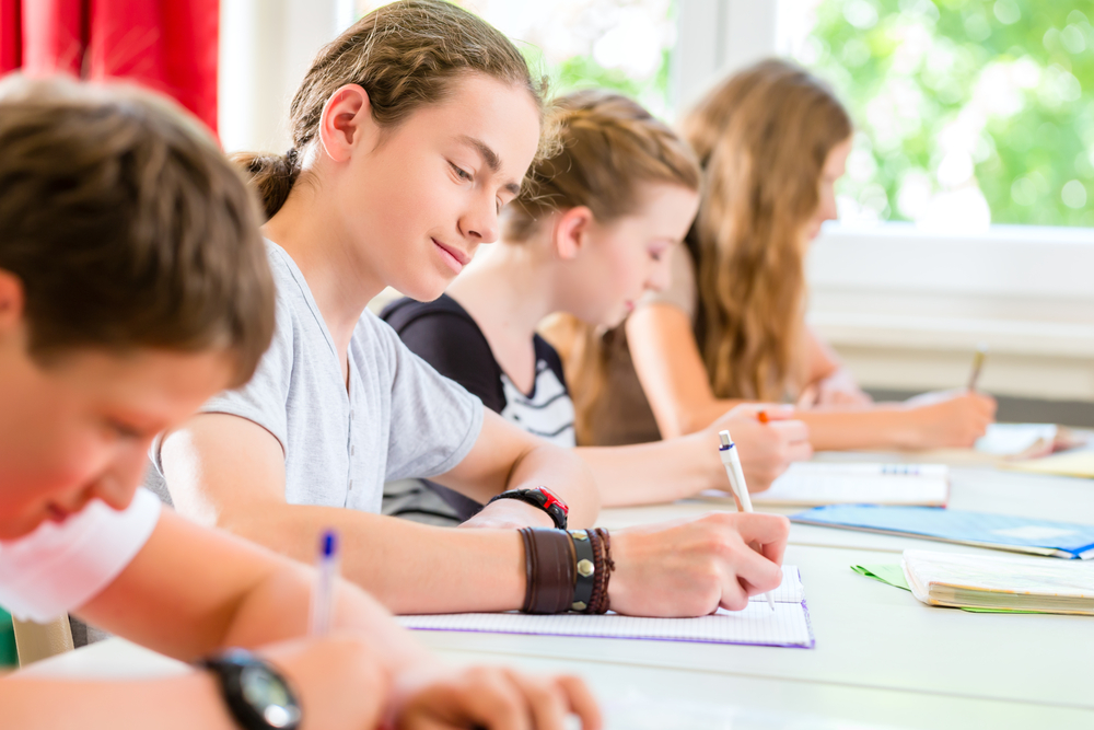 Elevi la examenul de Evaluare Națională