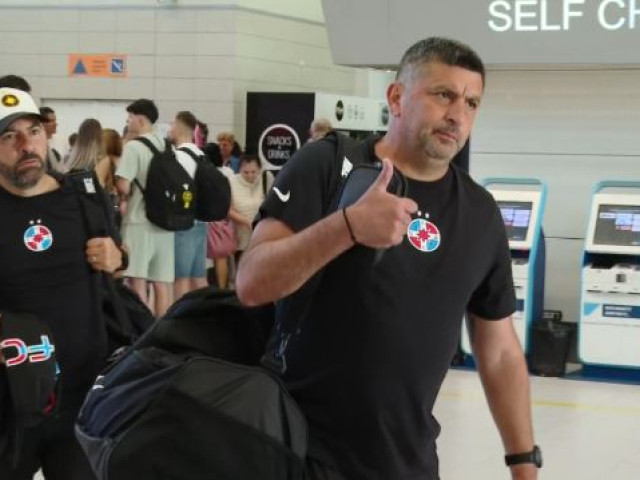 Jucători FCSB la plecarea în cantonamentul din Olanda