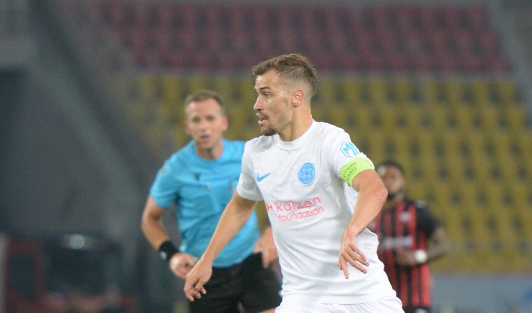 Darius Olaru, căpitanul FCSB, în timpul unui meci