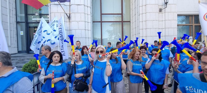 Protest al angajaților din Ministerul Finanțelor