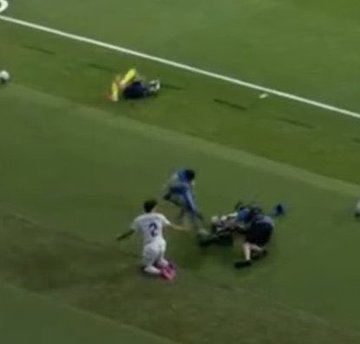 Abdukodir Khusanov în timpul meciului Uzbekistan - Columbia