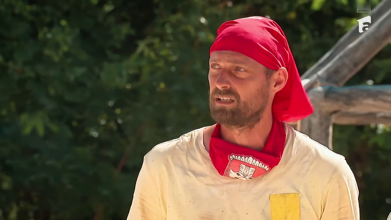 Gabi Tamaș cu trofeul Survivor România 2026