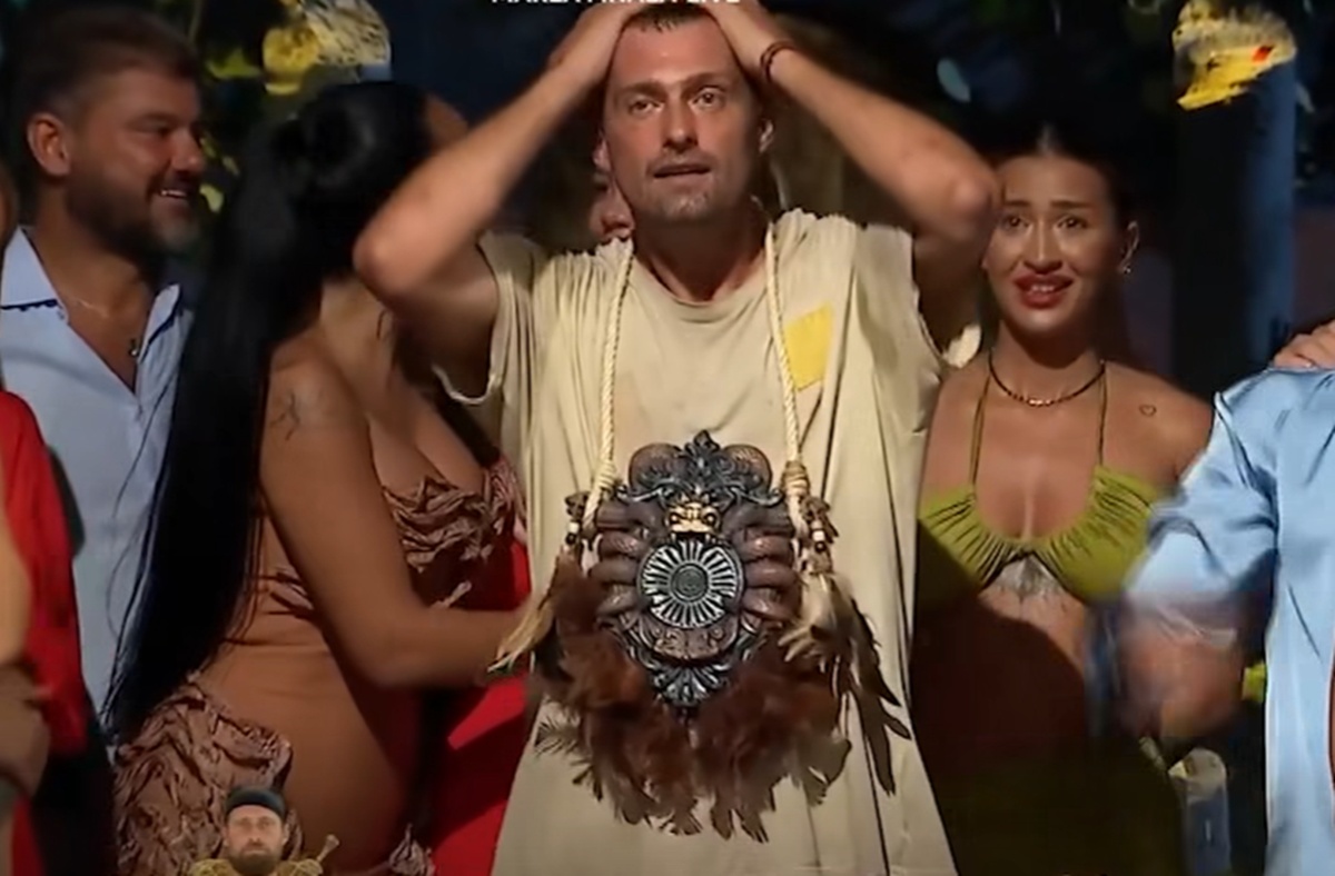 Gabi Tamaș cu trofeul Survivor România 2026