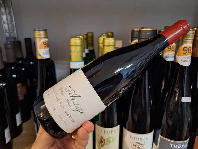 Garnacha ecologică din Navarra, cotată cu 95 puncte JamesSuckling, disponibilă în România