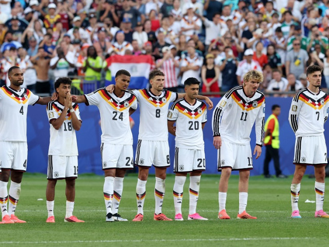 Jucători ai Germaniei după eliminarea de la Cupa Mondială 2026