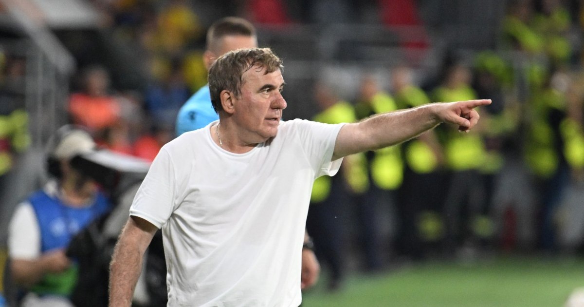 Gheorghe Hagi și Ilie Dumitrescu la Ambasada SUA din București