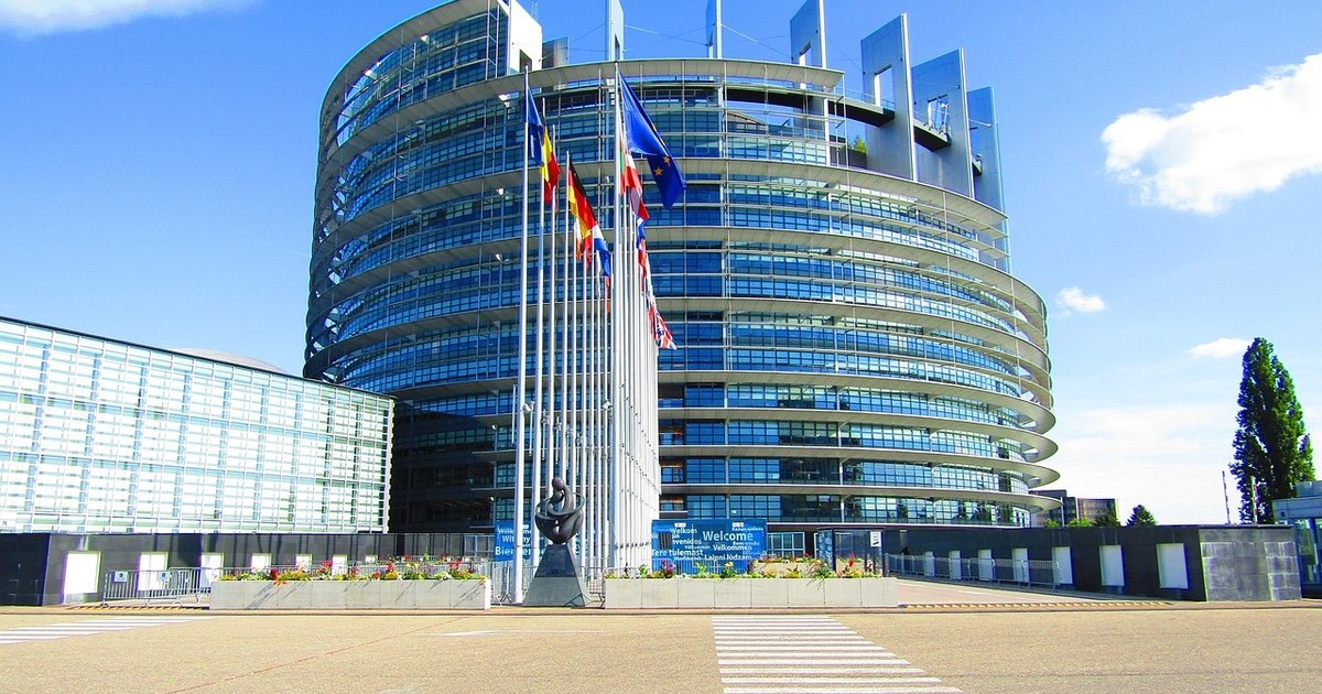 Grup controversat AllatRa, acuzat de simpatii pro-ruse, autorizat să organizeze eveniment în Parlamentul European