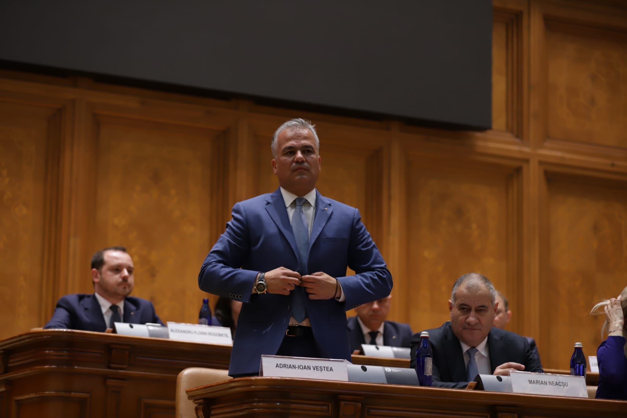 Adrian Veștea în Parlament la votul pentru guvern