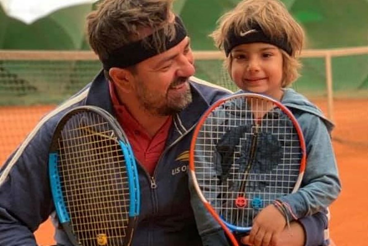 Horia Brenciu și fiul său adoptiv, Toma, la aniversarea de 12 ani