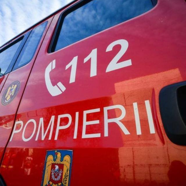 Incendiu foișor centru minori Pașcani