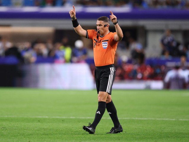 Istvan Kovacs arbitrează meciul Iordania - Argentina