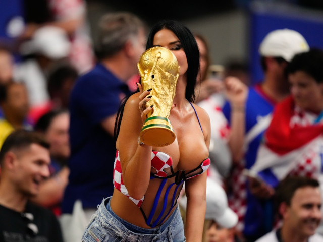 Ivana Knoll, „cea mai mare cerșetoare de atenție” după Daily Mail, a revenit pe stadion la Anglia - Croația 4-2 la CM 2026