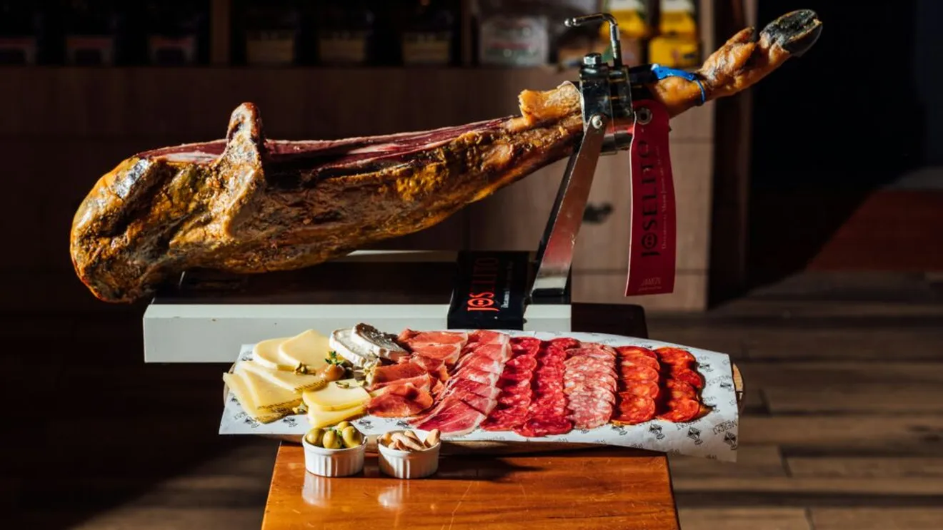 Jamón serrano vs. jamón ibérico: diferențele care justifică un preț de peste 2.000 de dolari