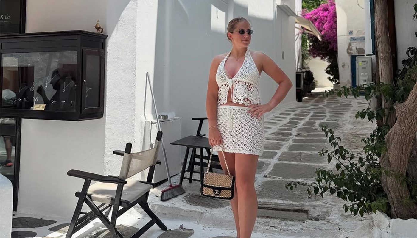 Jelena Ostapenko în bikini argintii pe insula Mykonos