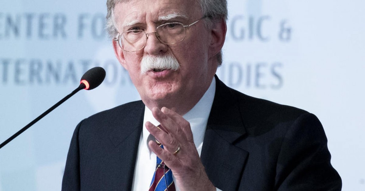 John Bolton la o conferință de presă