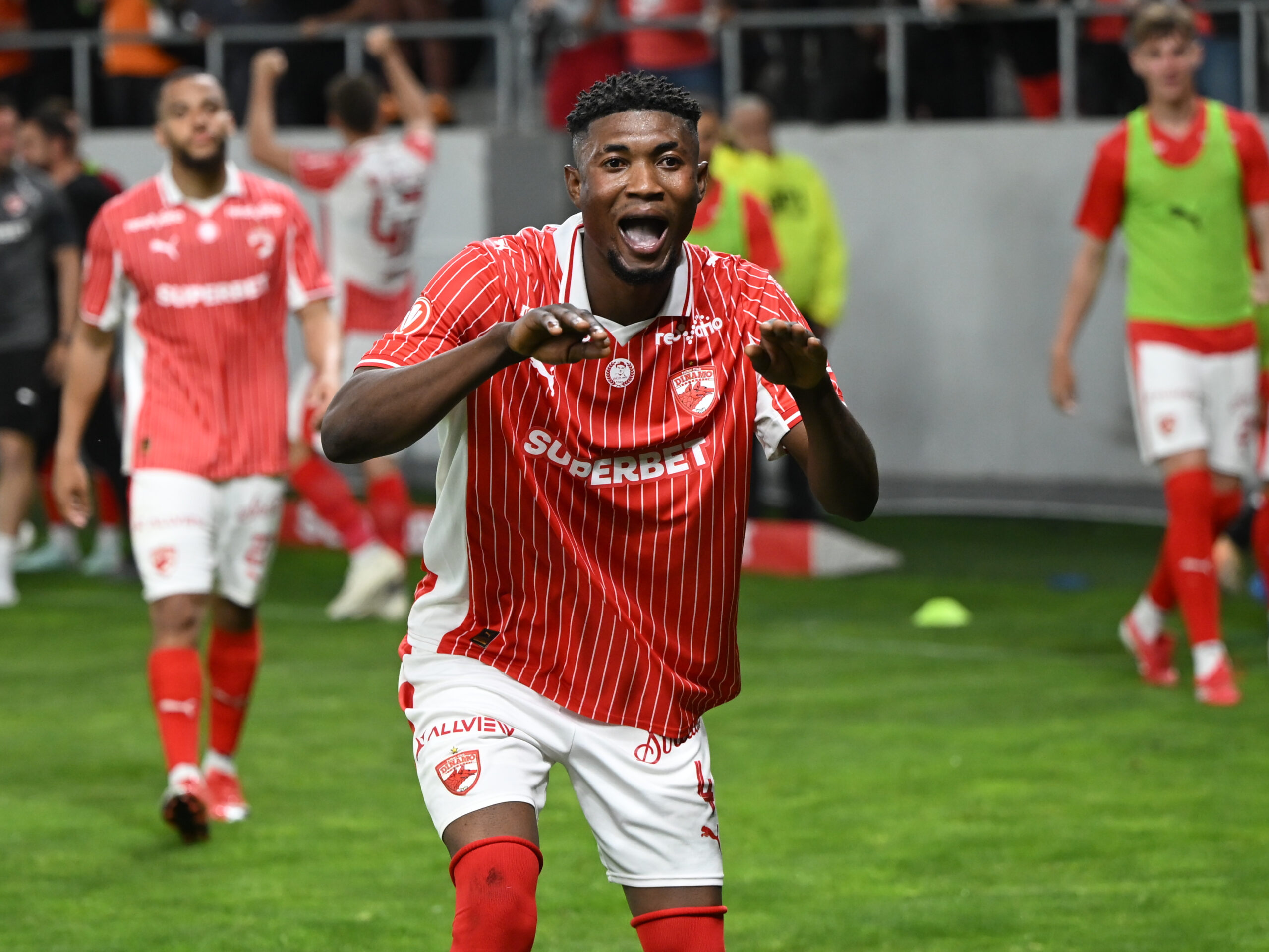 Kennedy Boateng în timpul unui meci pentru Dinamo București