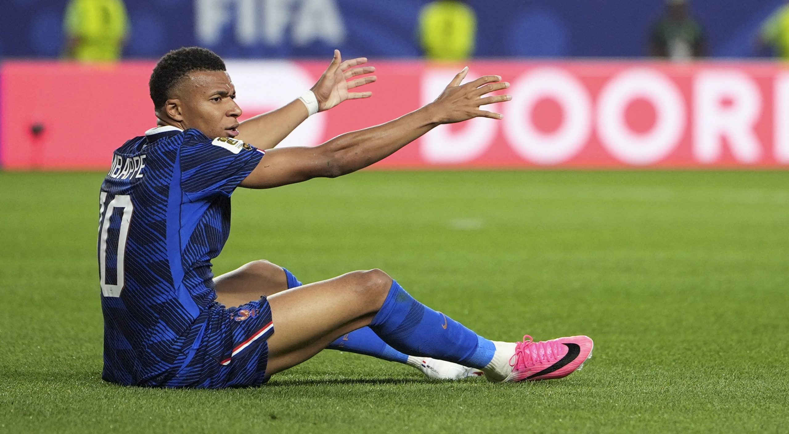 Kylian Mbappe, nervos după întreruperea meciului Franța – Irak: „A fost un dezavantaj pentru noi”
