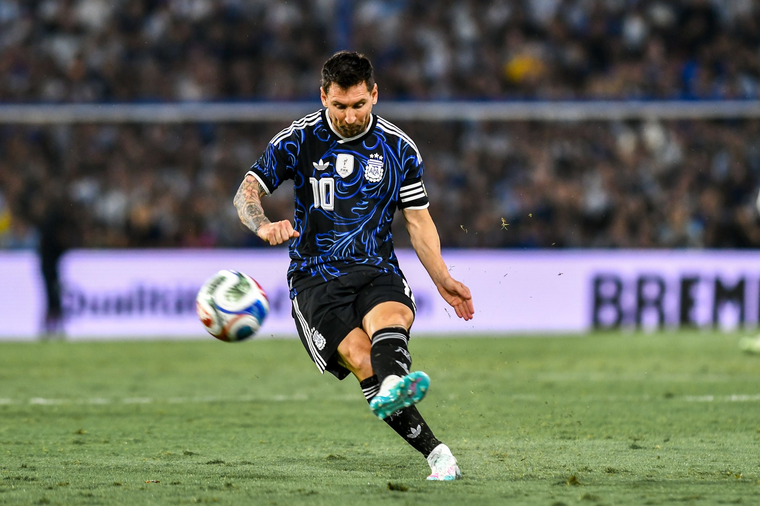 Leo Messi pe terenul de fotbal