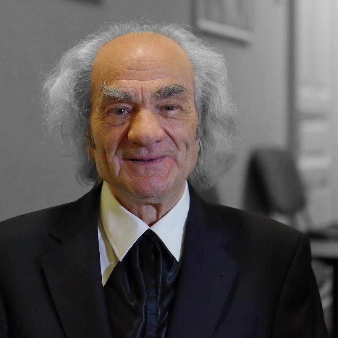 Leon Dănăilă, la 90 de ani: „Viața cu regim nu e viață”. Neurochirurgul promovează echilibrul în alimentație
