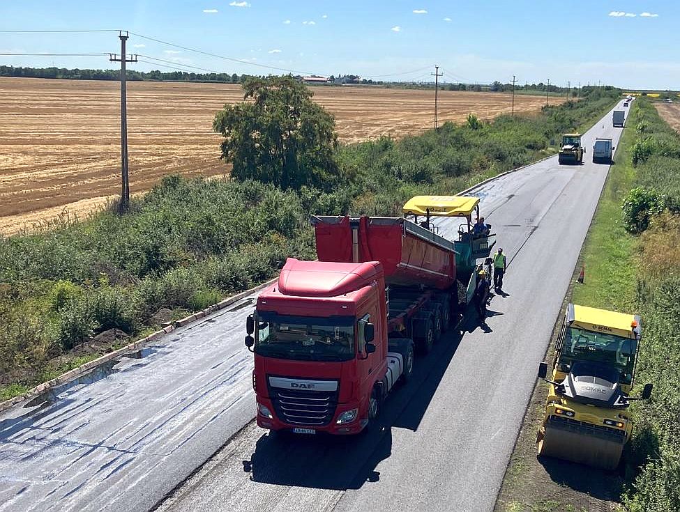 Lucrări de asfaltare pe DN68 Margina-Holdea