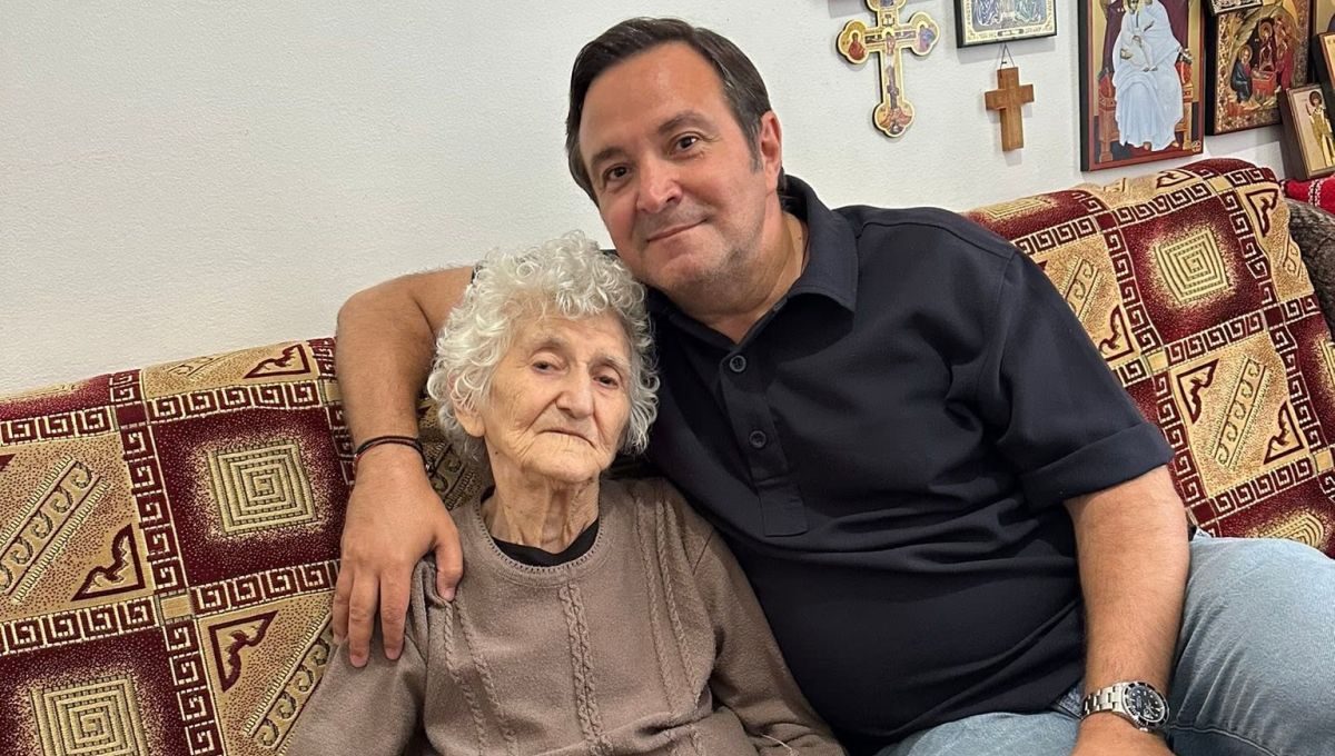 Daniel Buzdugan alături de mama sa, Maria Buzdugan