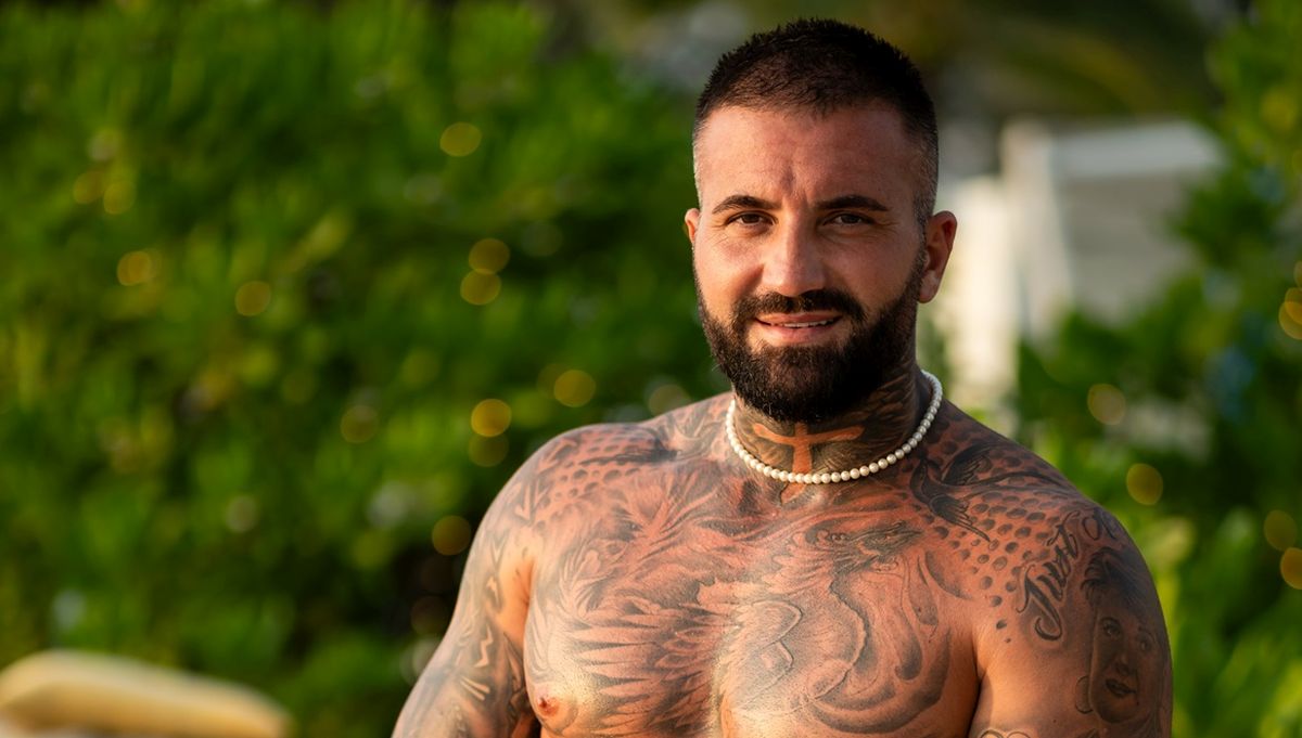 Marcel Andrei cu noul look, barbă și păr lung