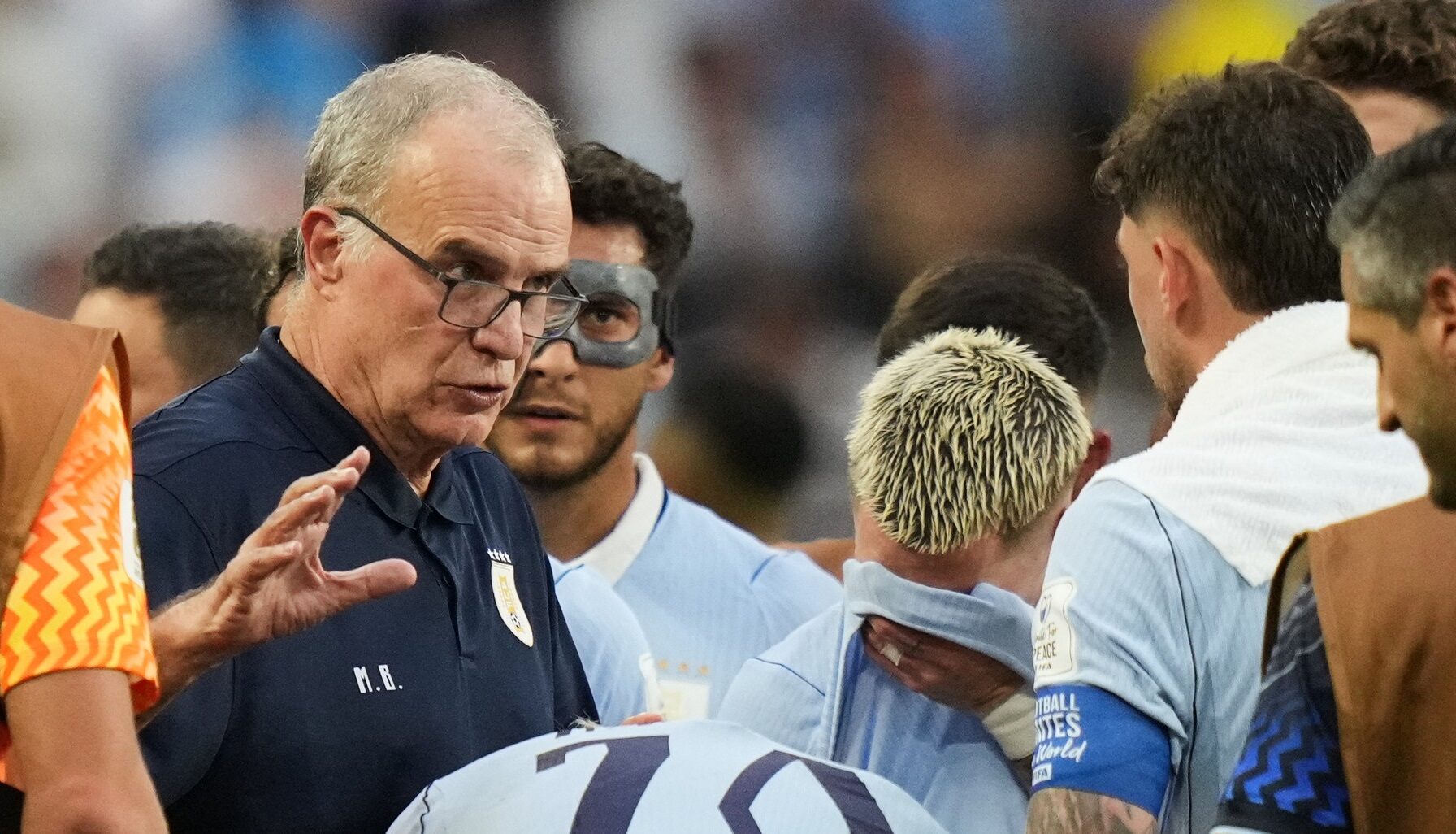 Marcelo Bielsa în timpul meciului Arabia Saudită - Uruguay de la Cupa Mondială 2026