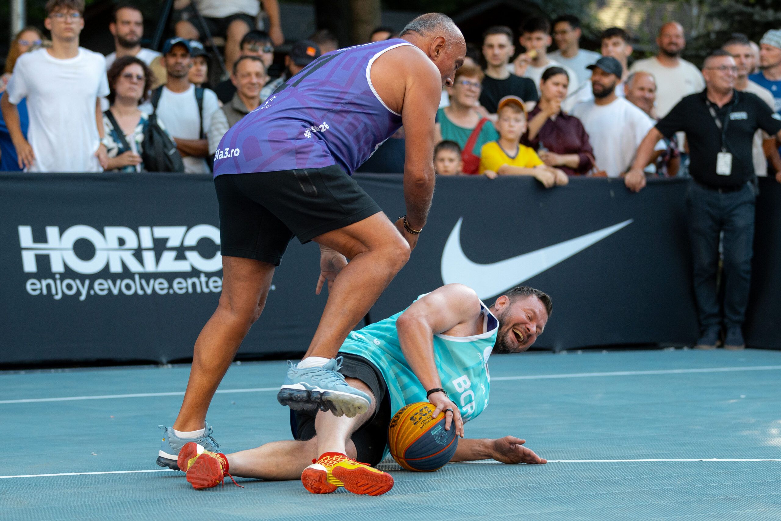 Marius Niculae și Florin Prunea la meciul demonstrativ de baschet 3x3