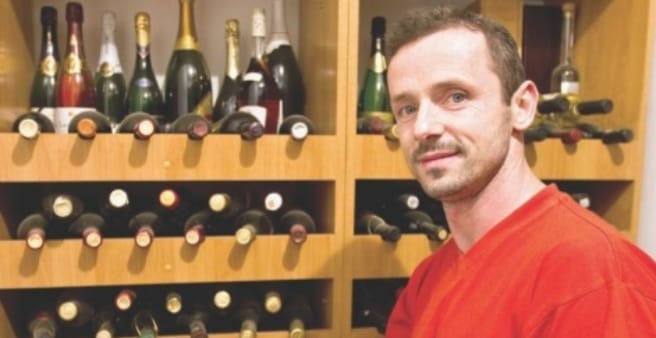 Marius Urzică deține o colecție de peste 300 de sticle de băuturi din întreaga lume