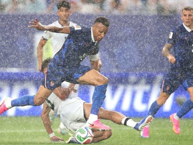 Kylian Mbappe în timpul meciului Franța-Irak