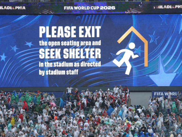 Stadionul din Philadelphia în timpul furtunii care a dus la evacuarea spectatorilor la meciul Franța - Irak de la Cupa Mondială 2026