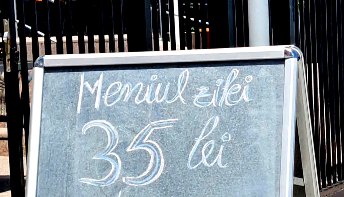 Meniul zilei la 35 de lei, într-un restaurant din Eforie Nord: ciorbă de burtă, fel principal, garnitură și salată