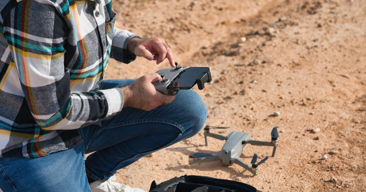 Meseria de pilot de dronă, recunoscută oficial în România. Sute de oameni o practicau deja
