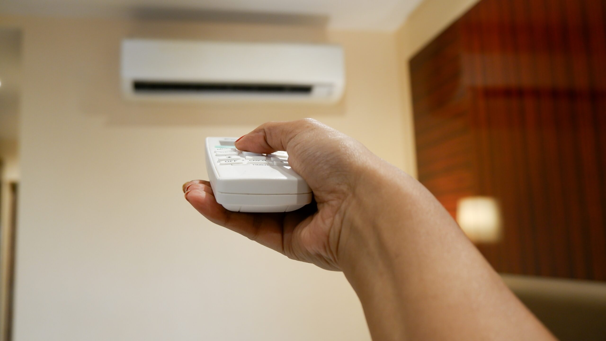 Metode ingenioase de adaptare la caniculă înainte de aerul condiționat: de la siestă la turnurile vântului