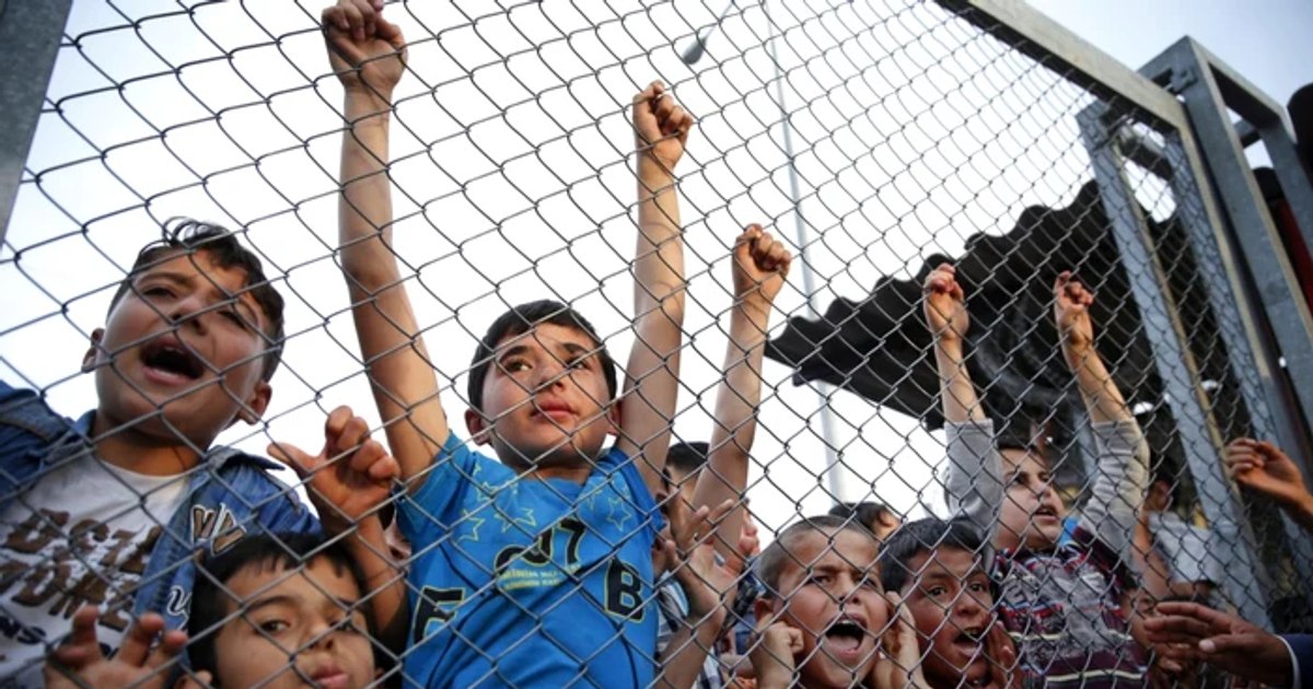 Scrisori ale Ministerului de Interne britanic adresate copiilor migranților