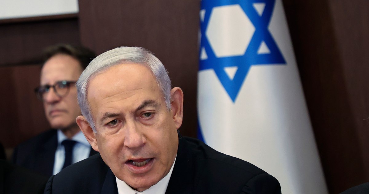 Benjamin Netanyahu vorbind la o ședință de cabinet