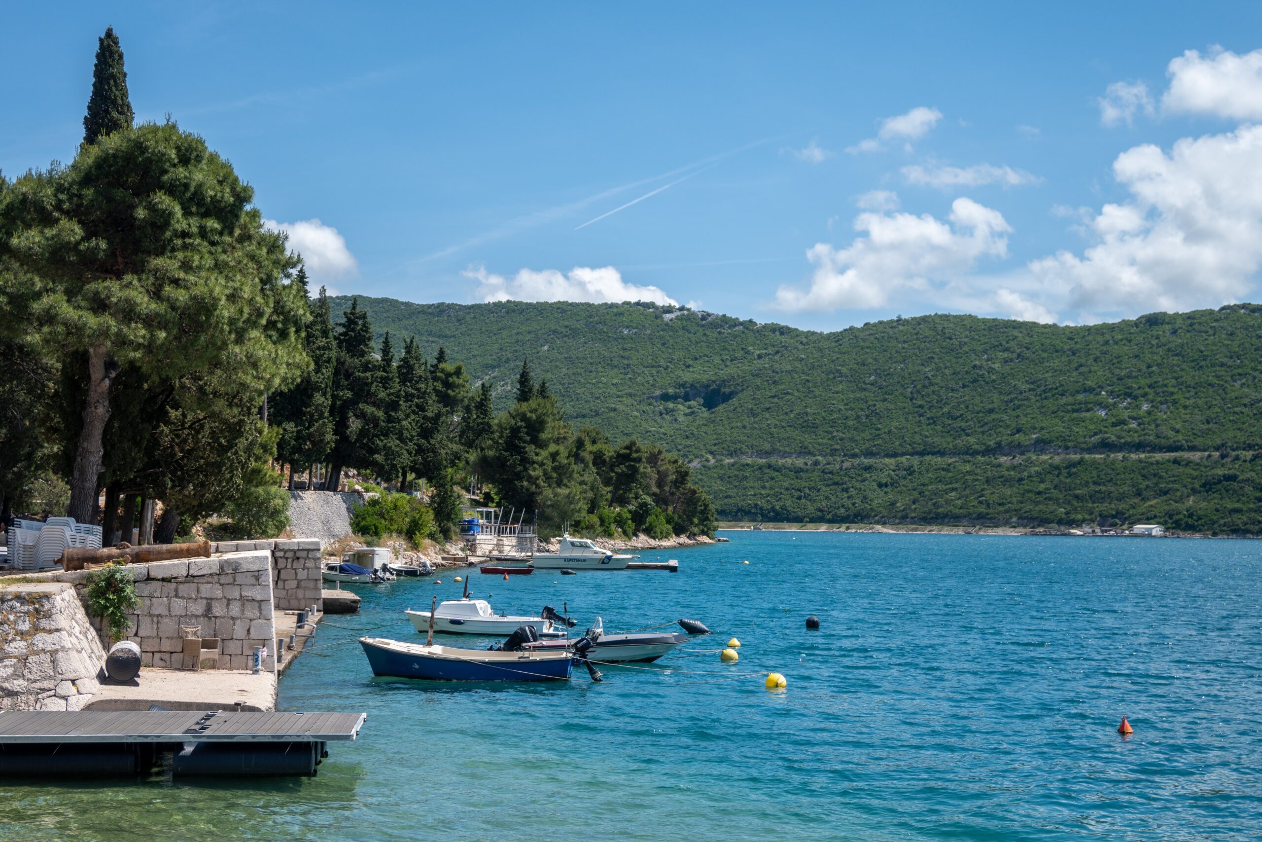 Neum, stațiunea de la Marea Adriatică unde cafeaua costă 1 euro și cazarea de la 35 de euro