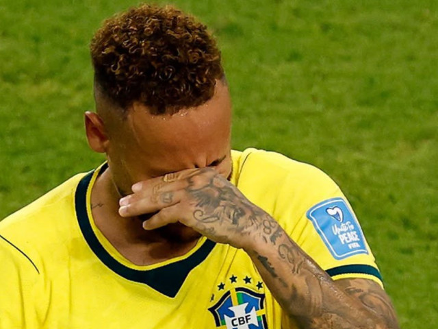 Neymar plângând pe gazon după revenirea la Cupa Mondială 2026