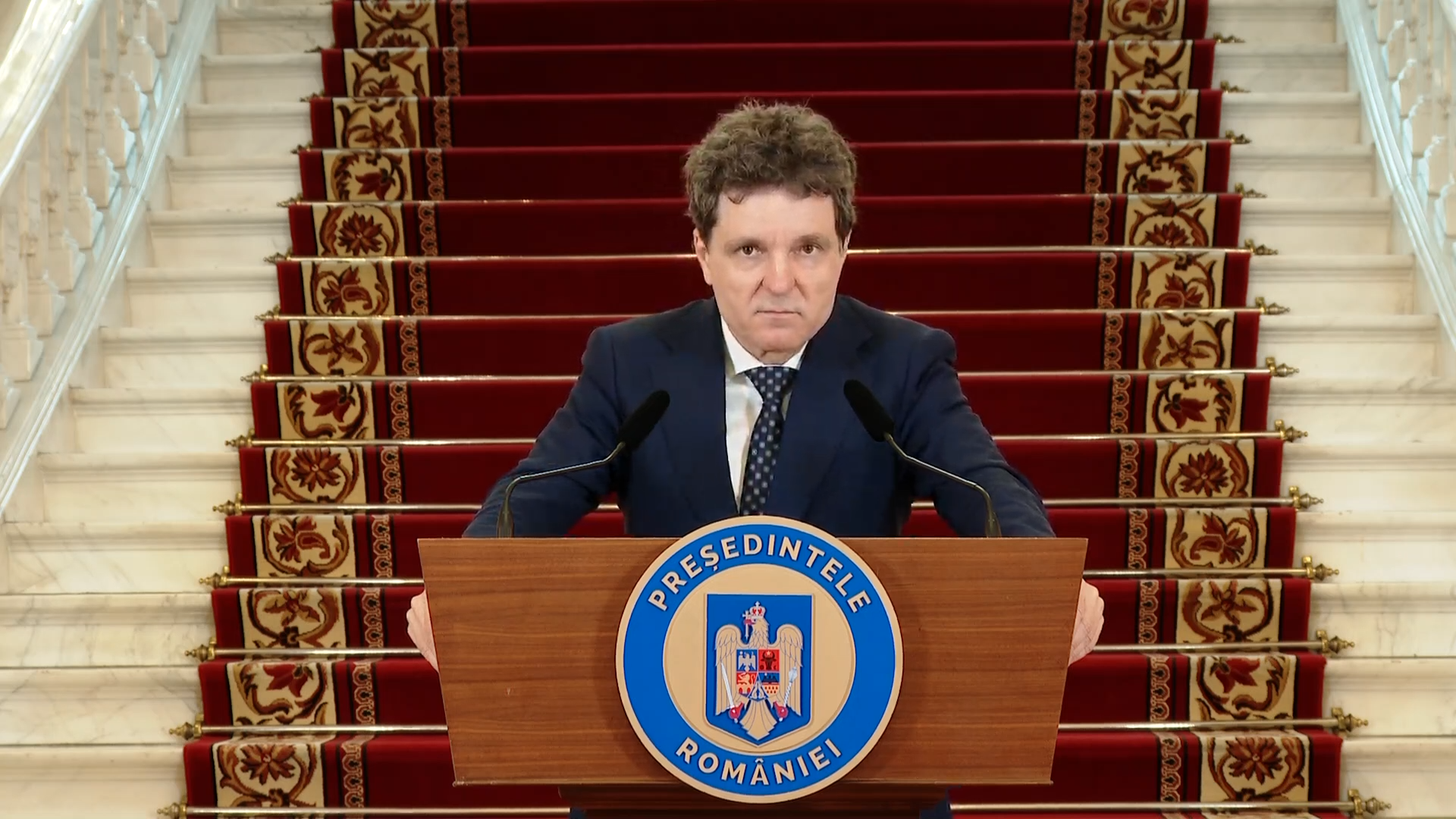 Nicușor Dan și Eugen Tomac discutând despre formarea noului guvern