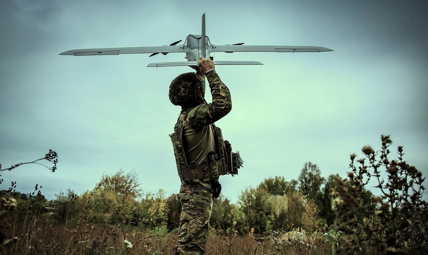 Oficial al Forțelor Navale Române, rănit grav la un test cu drone americane V-BAT. Două degete amputate