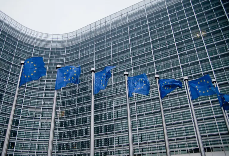 Ombudsmanul UE critică administrarea defectuoasă a mesajelor Comisiei Europene, după ce mesajul lui Macron către von der Leyen a fost șters