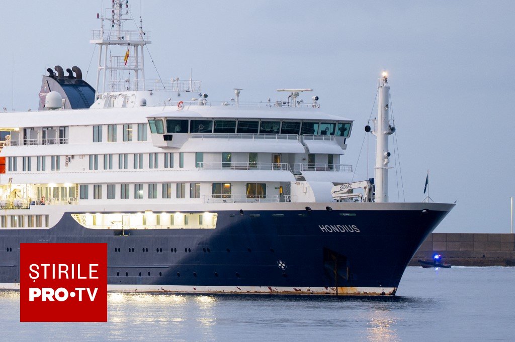 Nava de croazieră MV Hondius acostată în portul Rotterdam