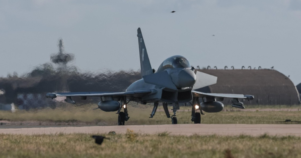 Avioane Eurofighter Typhoon ale Forțelor Aeriene Italiene pe pista bazei Mihail Kogălniceanu