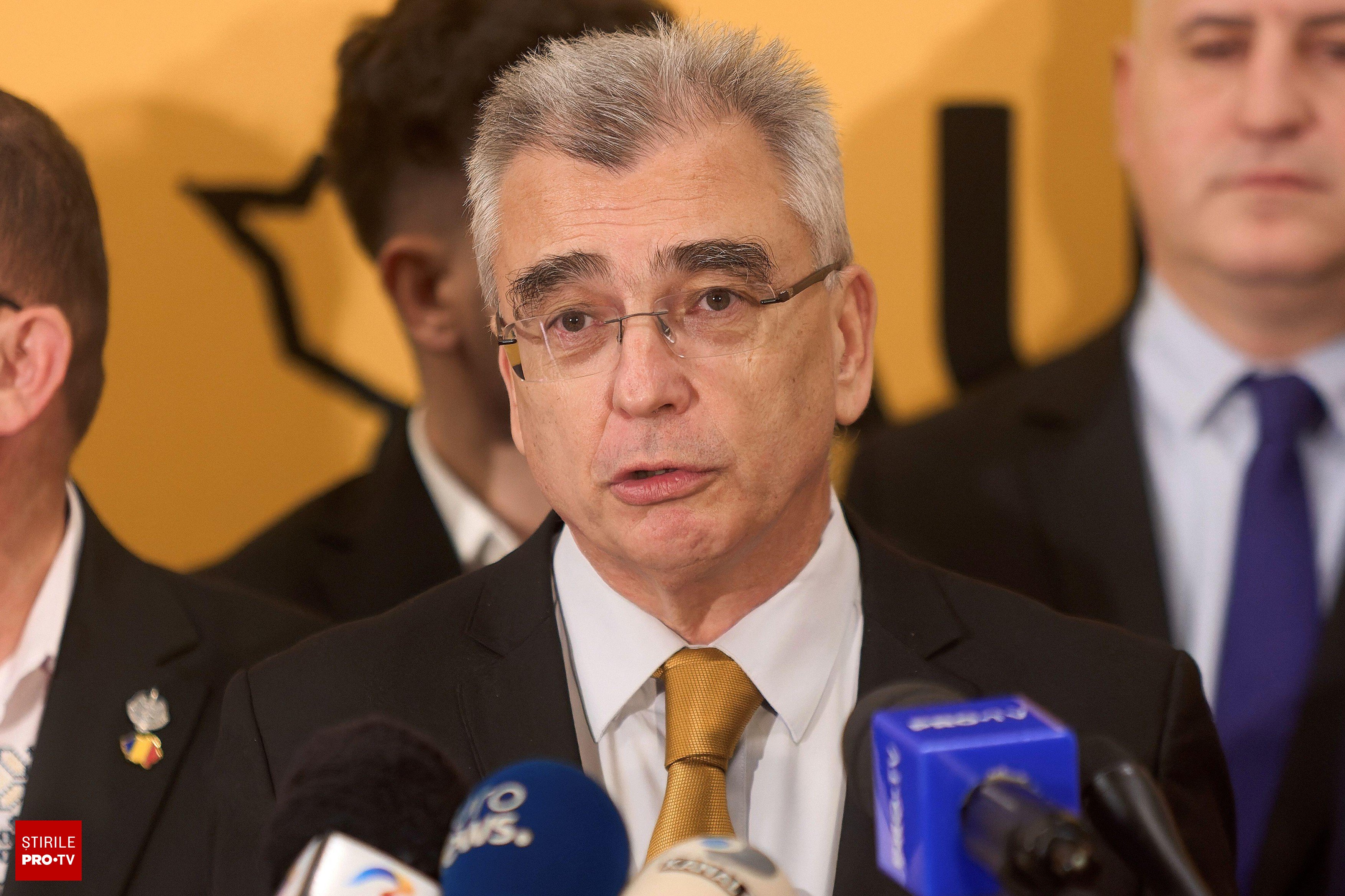 Petrișor Peiu, senator AUR, vorbind la microfon