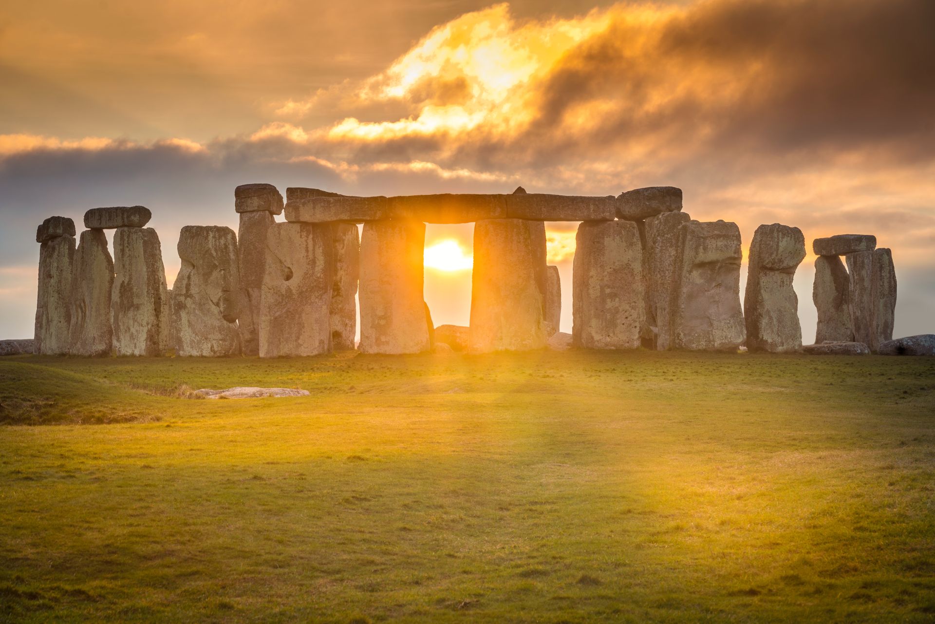 Piatra de Altar de la Stonehenge a fost transportată intenționat din Scoția, nu de ghețari