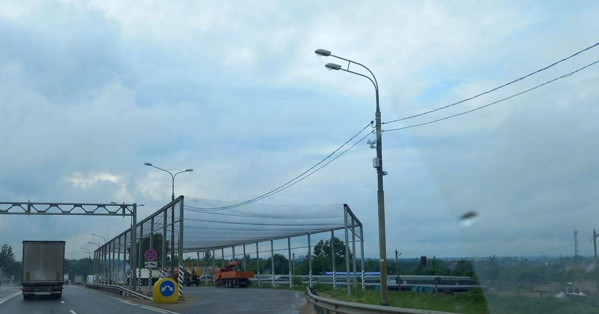 Plase antidrone instalate pe autostrada din apropierea reședinței lui Putin din Valdai