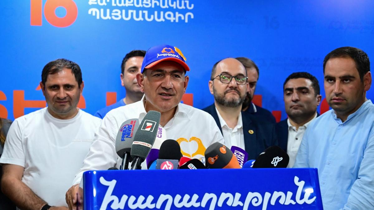 Nikol Pașinian, premierul Armeniei, la vot