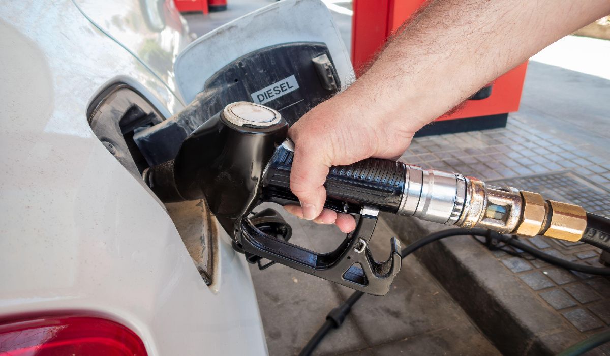 Prețul benzinei și motorinei a crescut sâmbătă, 20 iunie 2026. Cât costă un litru în marile orașe