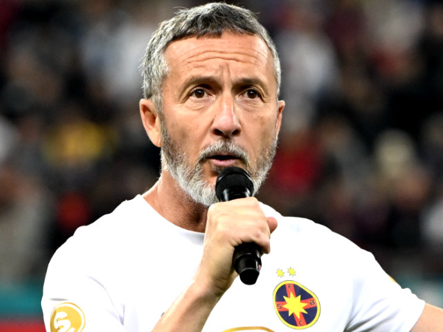 Mihai Stoica la o conferință de presă