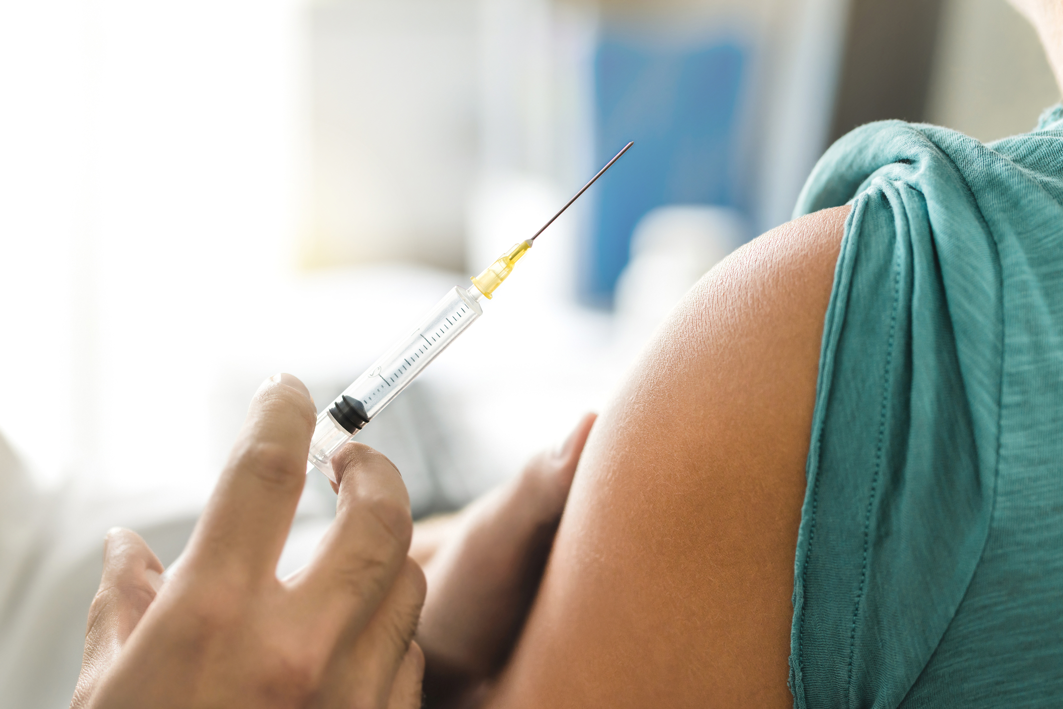 Primul vaccin din lume conceput cu ajutorul AI, anunțat de cercetători britanici